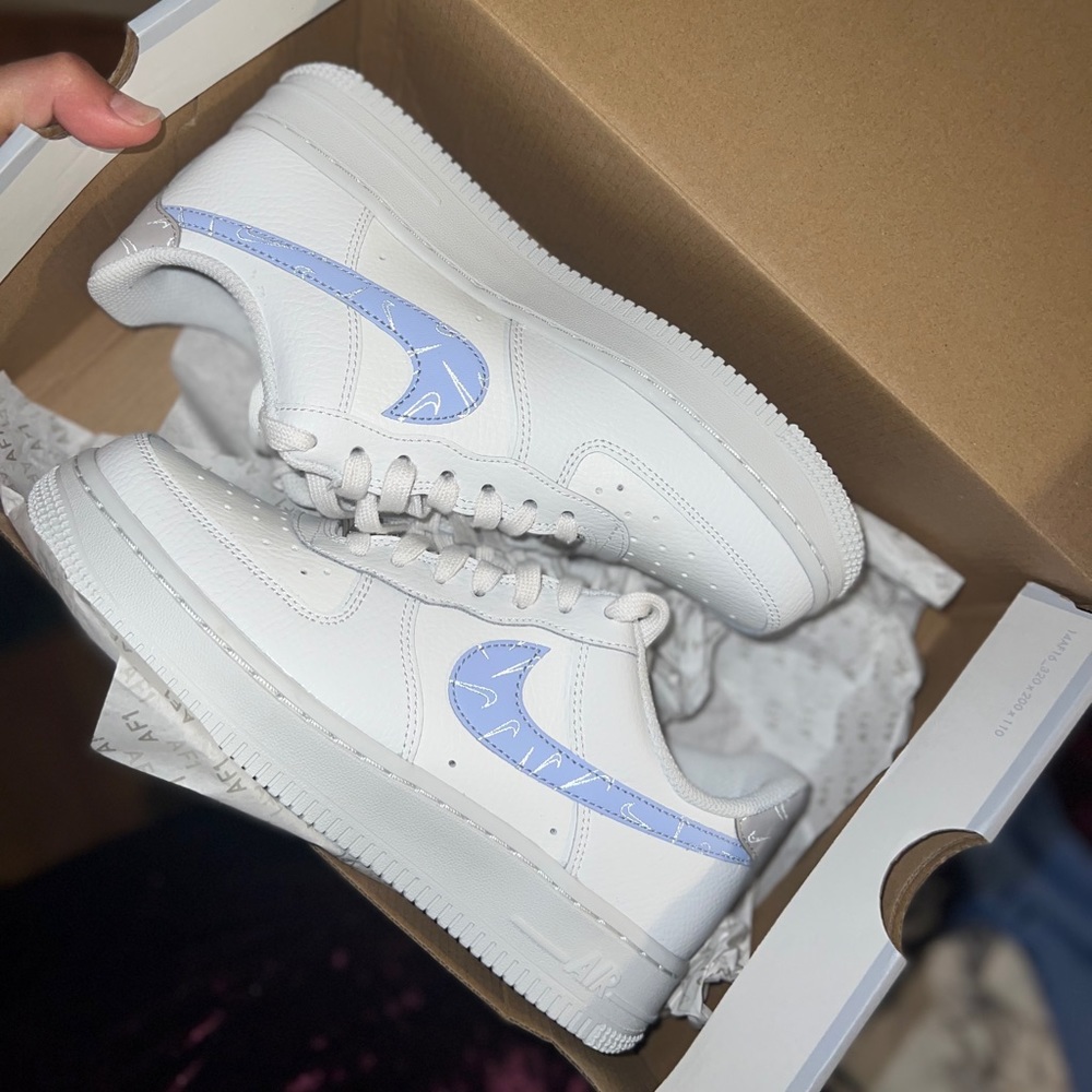 Air Force 1 - Picture 2 of 2